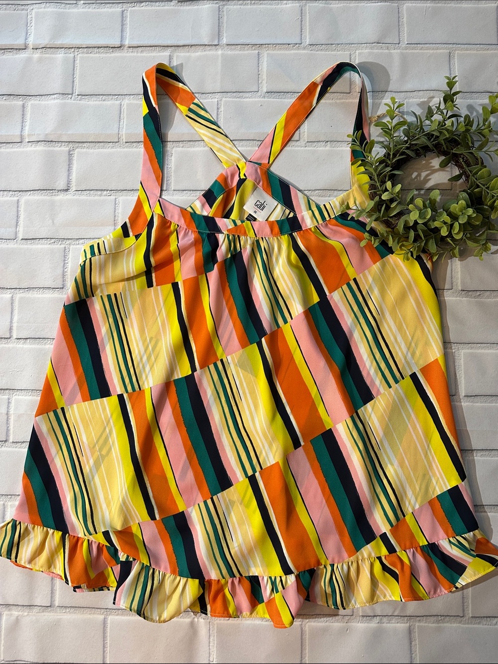 CAbi Ruffle-Hem Camisole. Sz M - Picture 3 of 6